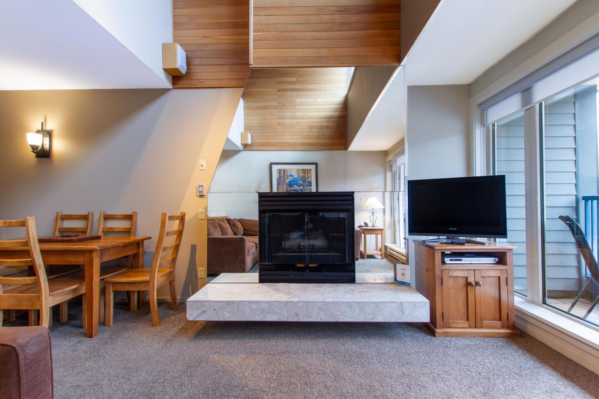 Village Gate House By Whiski Jack Whistler Bagian luar foto